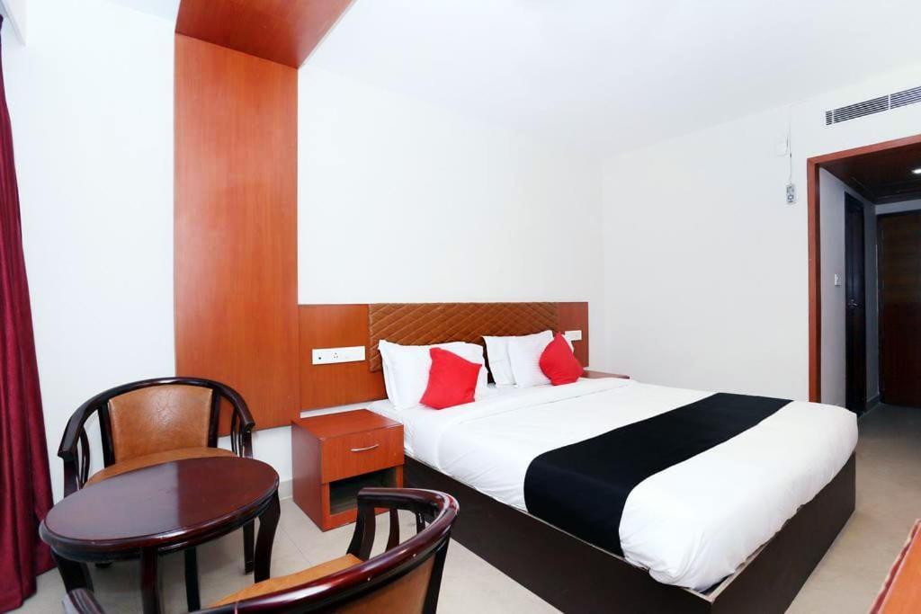 The Southgate Business Hotel Thiruvananthapuram Exterior photo