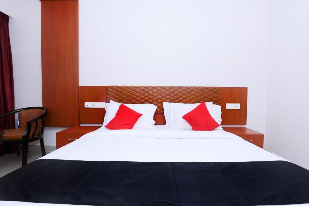 The Southgate Business Hotel Thiruvananthapuram Exterior photo