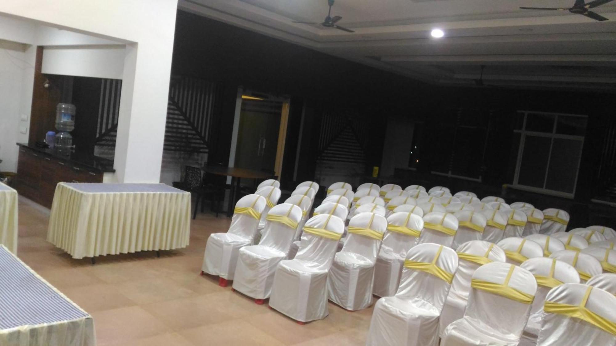 The Southgate Business Hotel Thiruvananthapuram Exterior photo